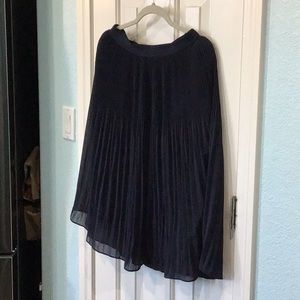 H&M pleated navy blue skirt